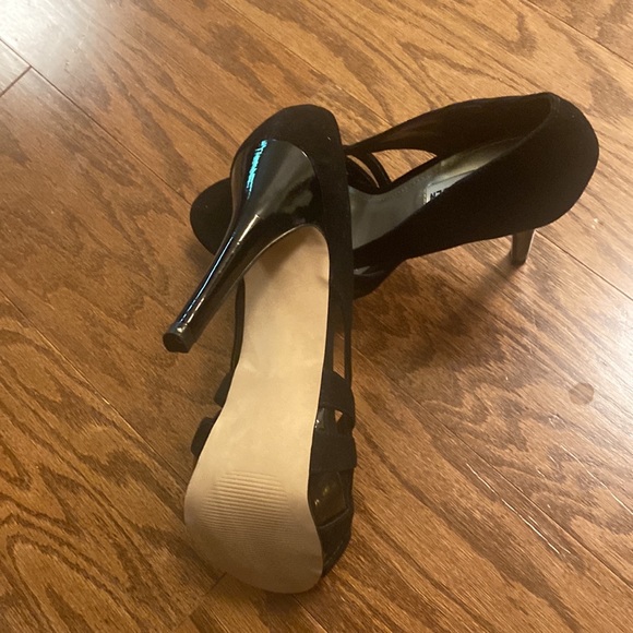 Steve Madden 5” Black Patent/Suede Heels, Loyyall Black Multi, Size 8, with box - Picture 5 of 8